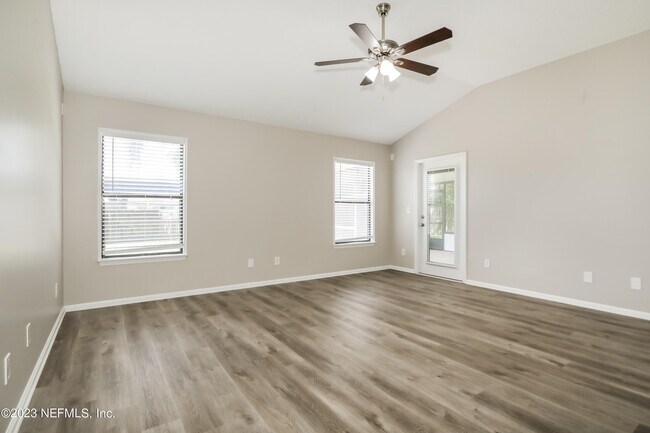 Foto del edificio - 2859 Golden Pond Blvd