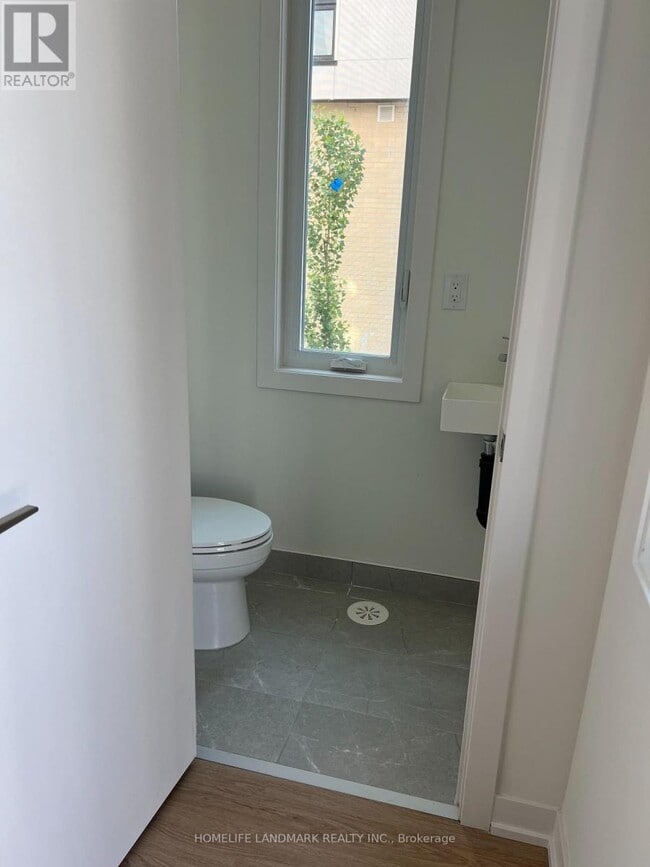 Photo du bâtiment - 9 Steckley House Ln