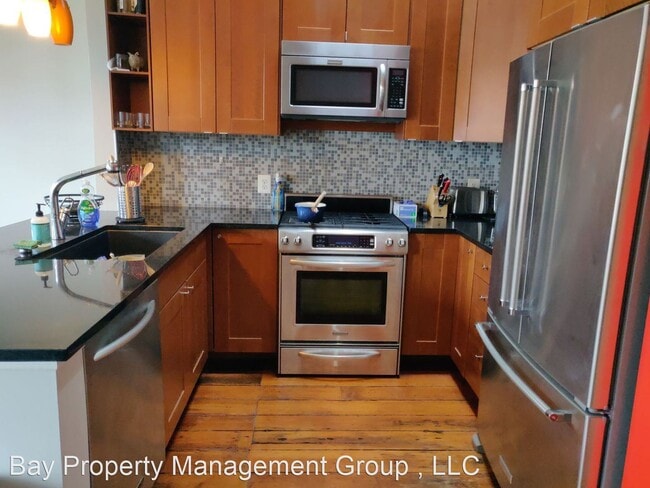 Building Photo - 1 br, 1 bath House - 20 E Madison St Unit 11