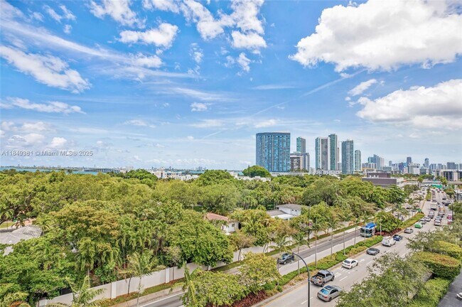 Foto del edificio - 4250 Biscayne Blvd