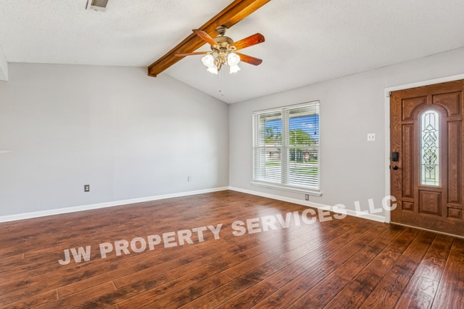 Building Photo - 2749 Varnado St