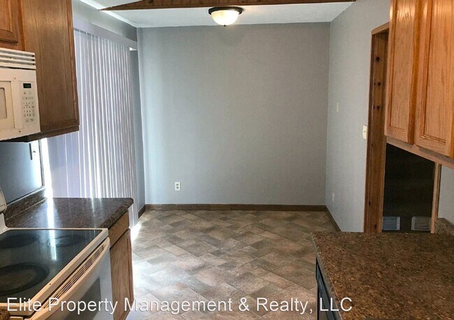 Building Photo - 4 br, 2 bath House - 2321 Centennial Ct East