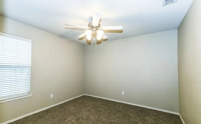 Foto del edificio - "Charming 3-Bed, 2-Bath Home with Spacious 1,373 Sq Ft in Lubbock's Desirable Neighborhood!"