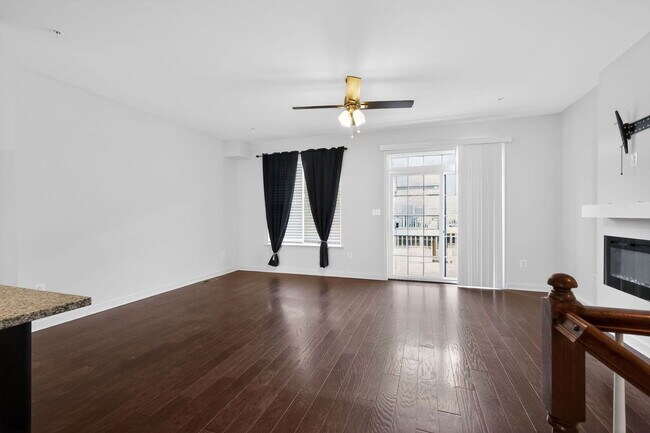 Foto del edificio - 9908 Wood Edge Wy