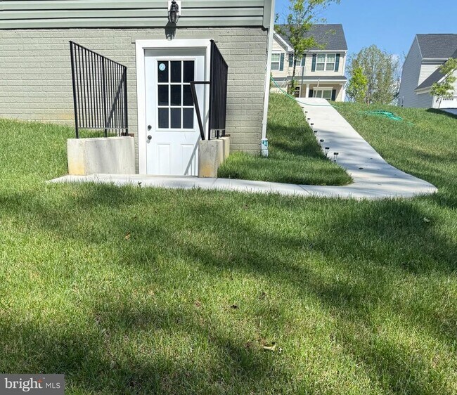 Foto del edificio - 512 Rivers Edge Dr
