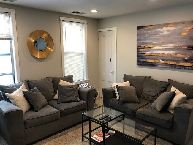 Building Photo - 190 I St