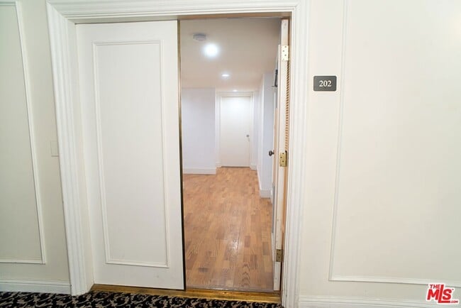 Photo - 416 N Oakhurst Dr Apartment