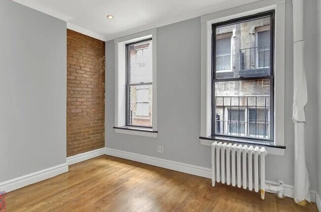 Building Photo - 219 E 23rd St