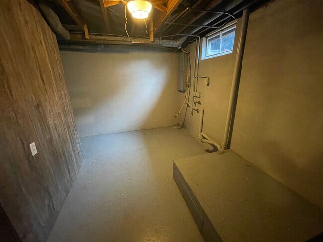 Foto del edificio - 2 Bedroom With a Finished Basement and Detached Garage