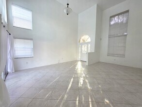 Building Photo - 640 Rock Hill Ave