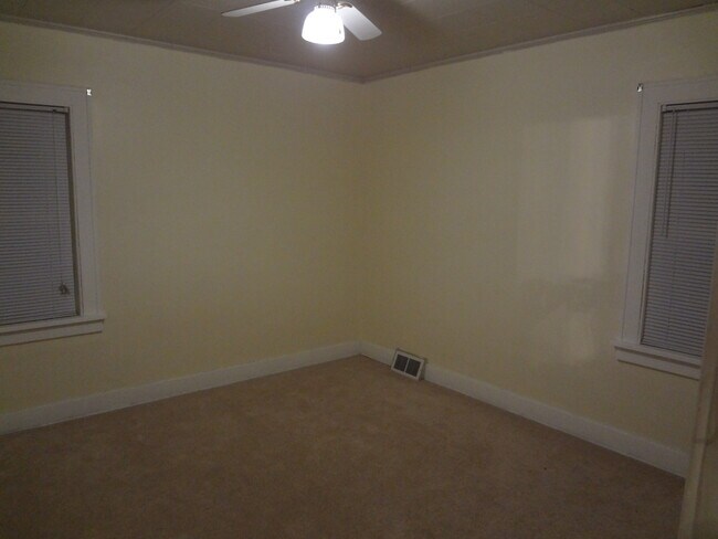 Bedroom - 327 Wayne St