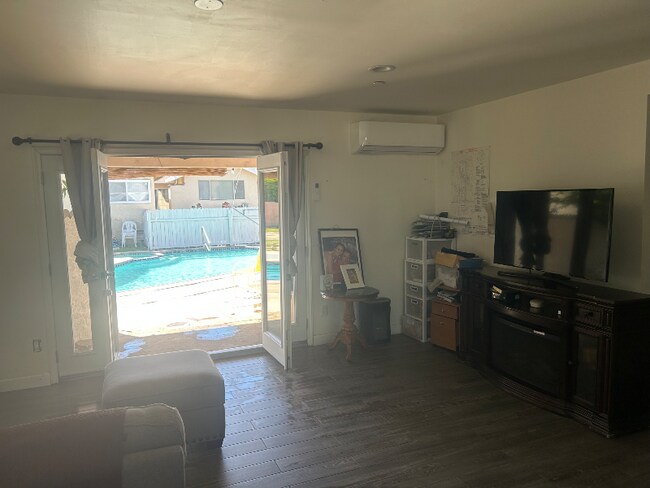 Foto del edificio - 15533 El Cajon St