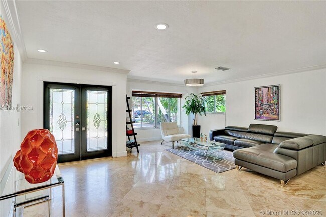Building Photo - Beautiful Home in a Great Location