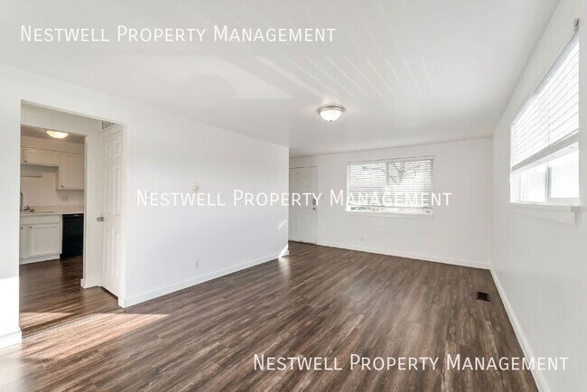 Building Photo - 336 3360 S