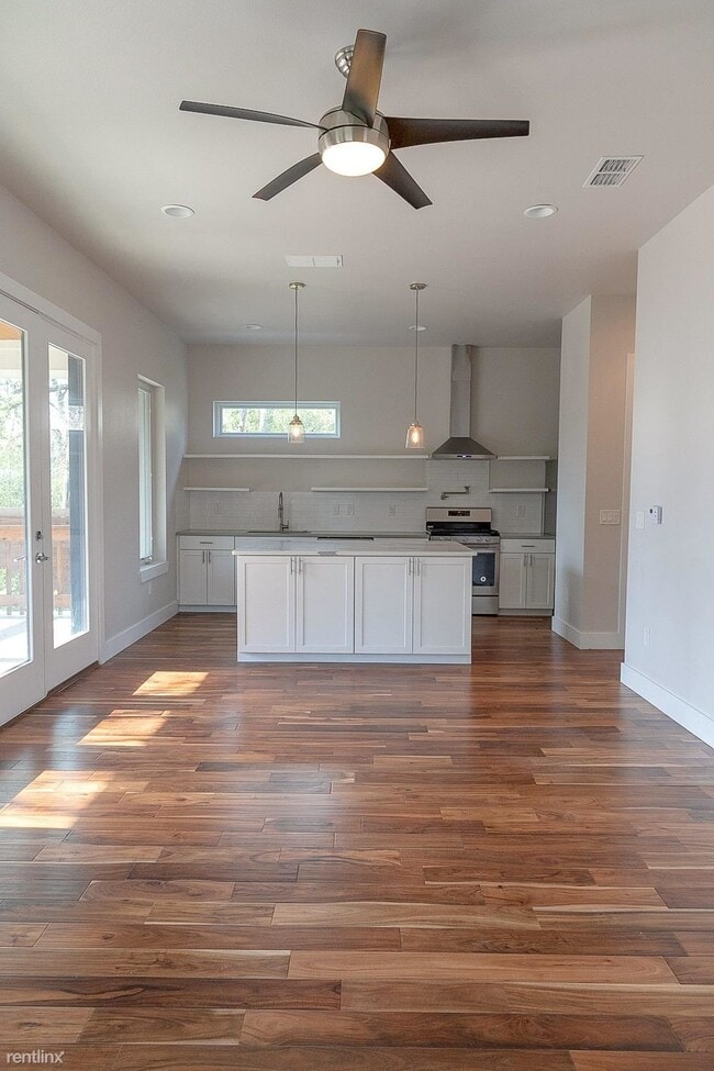 Building Photo - 3 br, 3 bath Duplex - 2509 Del Curto Rd A A