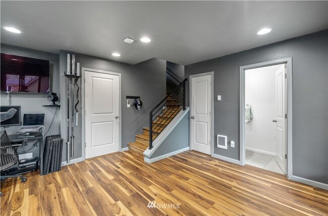 Building Photo - Spacious New Townhouse with 2 Car Garage a...