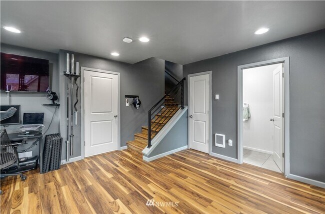Foto del edificio - Spacious New Townhouse with 2 Car Garage a...