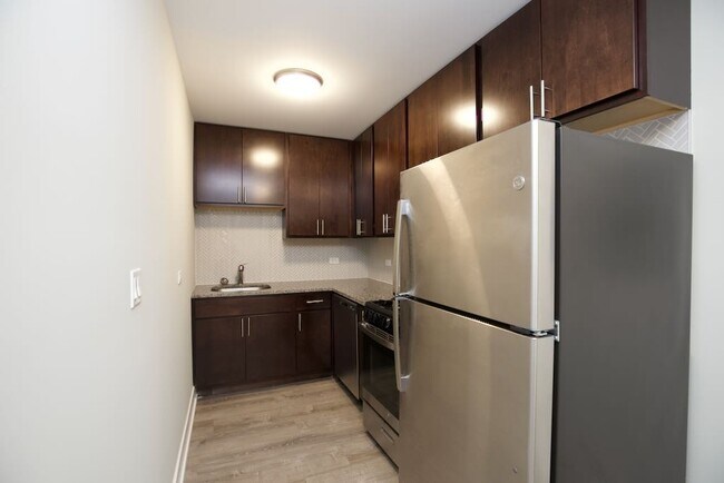 Foto del edificio - 535 W Surf St
