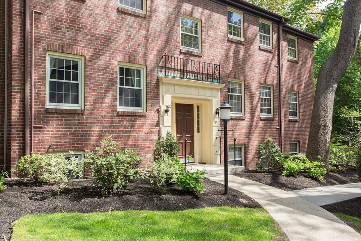 67 Wyman St Unit 3, Waban, MA 02468 Condo for Rent in Waban, MA