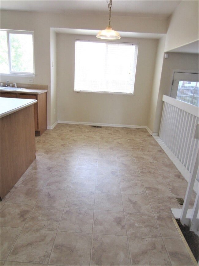 Building Photo - Make this lovely house your new home on Ta...