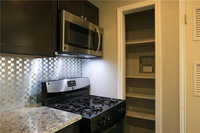 Foto del edificio - 1202 Newning Ave
