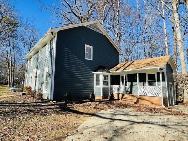 Building Photo - 6825 Pleasant Dr