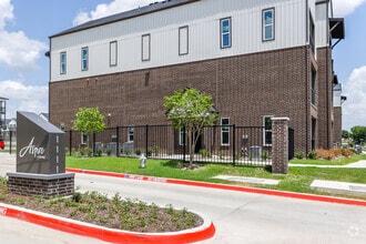 Building Photo - Aspire at Sherman