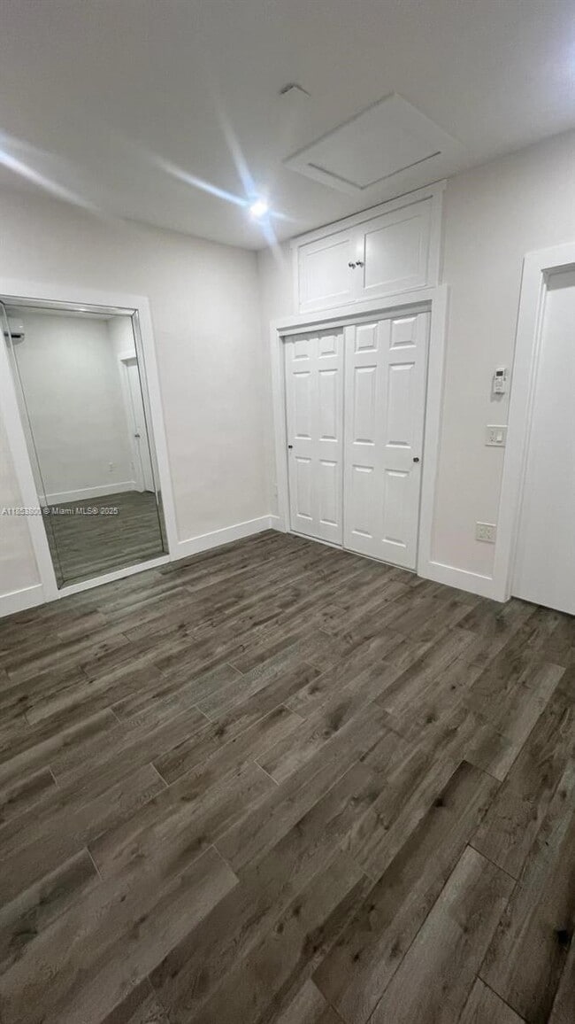 Building Photo - 7556 S Waterway Dr