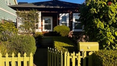 Building Photo - 214 3rd Ave