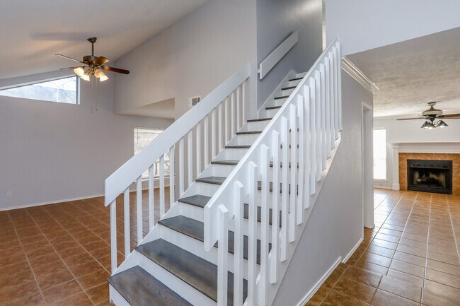 Building Photo - 8123 Big Oak Trail Dr