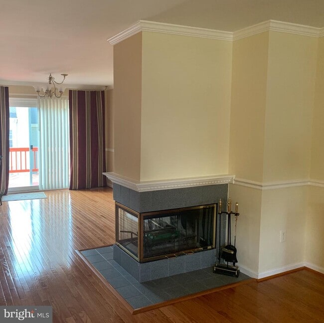 Building Photo - 14106 Rocky Valley Dr