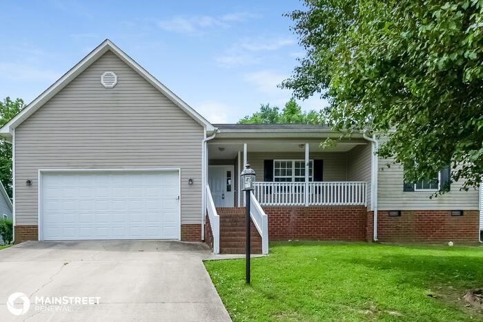 Primary Photo - 208 James Crossing, Thomasville, NC 27360