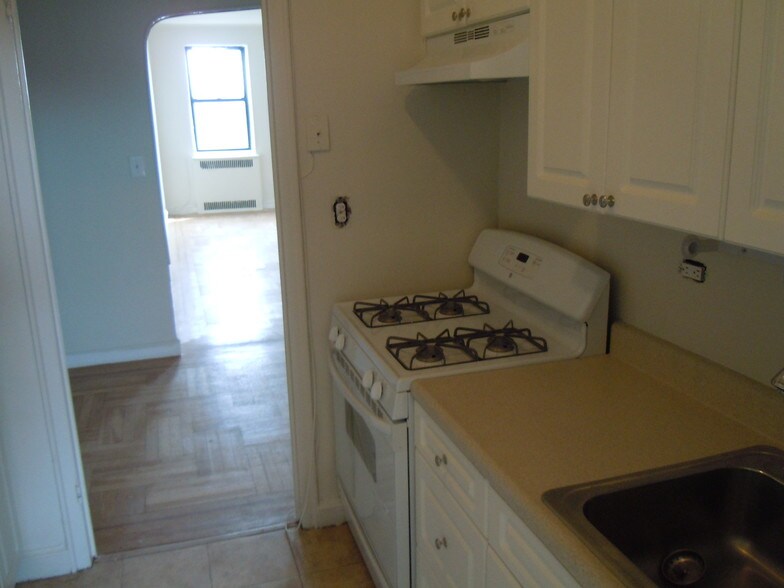 Kitchen Cabinets Yonkers Ny kitchen cabinets yonkers ave yonkers ny. photo of in stock Kitchen Cabinets Yonkers Ny kitchen cabinets yonkers ave yonkers ny. photo of in stock