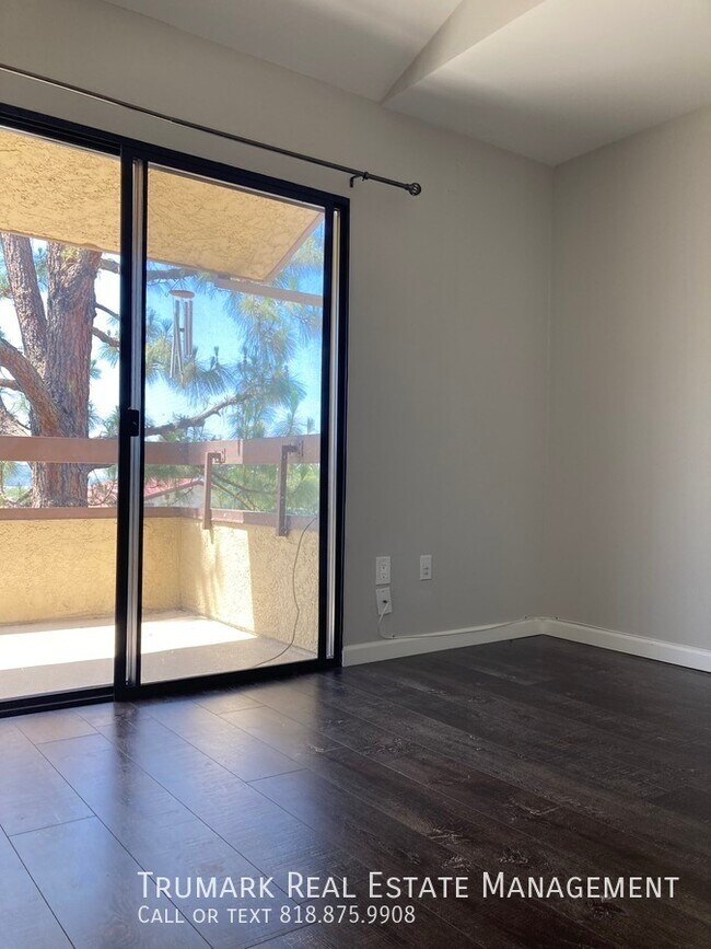 Building Photo - This breathtaking serene one-of-a-kind con...