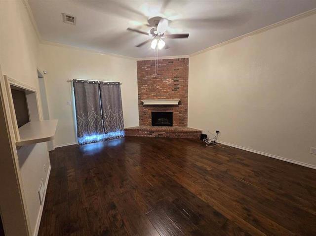 Foto del edificio - 5839 Lake Point Dr