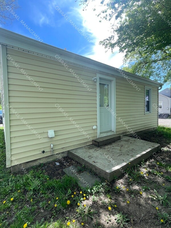 Foto del edificio - 2071 E Buder Ave