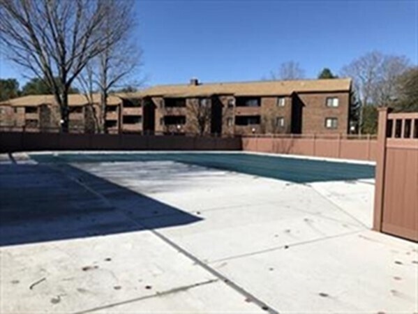 Foto del edificio - 15 Davis Rd