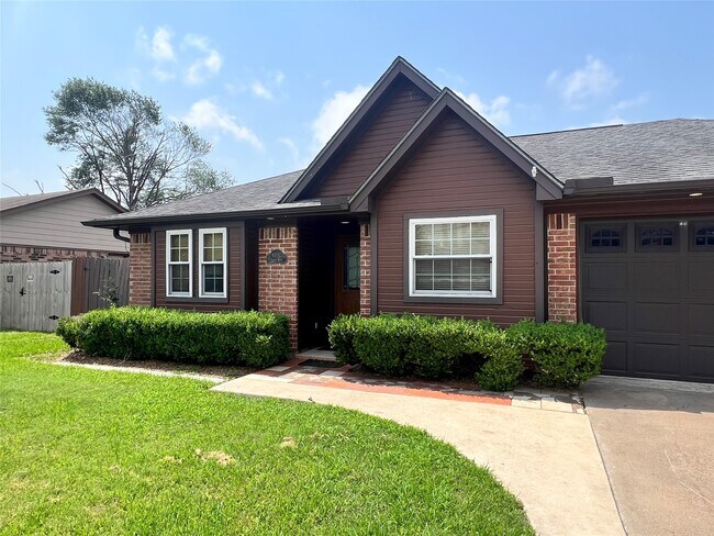 Building Photo - 11730 Alamo Dr