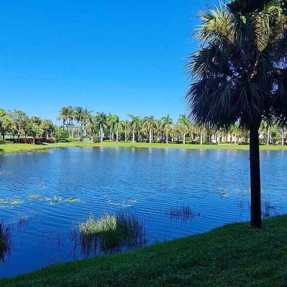 Foto del edificio - 3019 Alcazar Pl