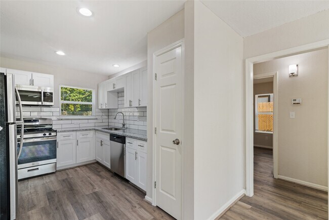 Foto del edificio - 5405 Chennault Rd