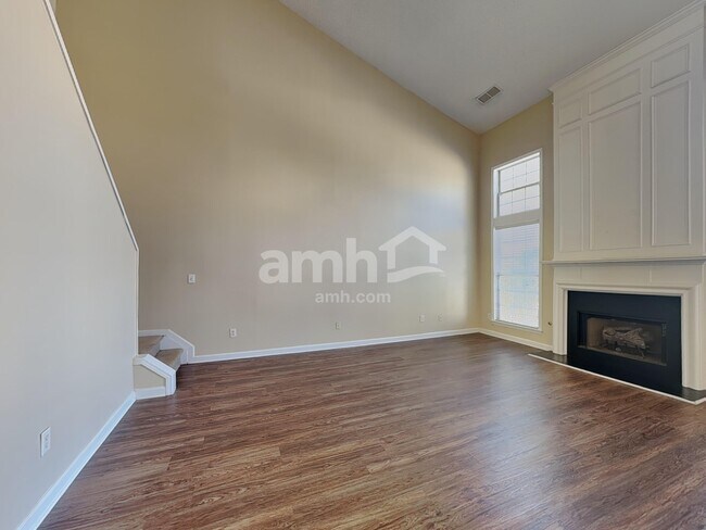 Foto del edificio - 2208 Sprucewood Dr NW