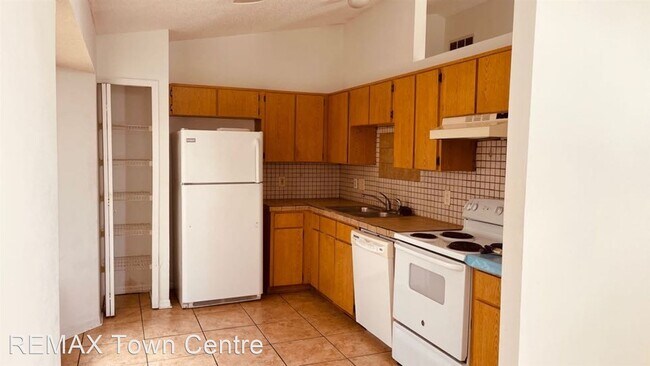 Building Photo - 3 br, 2 bath House - 124 Deer Song Dr