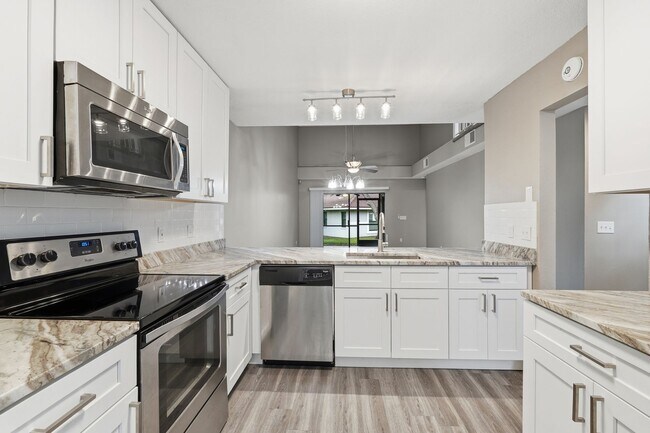 Building Photo - 3 bedroom condo