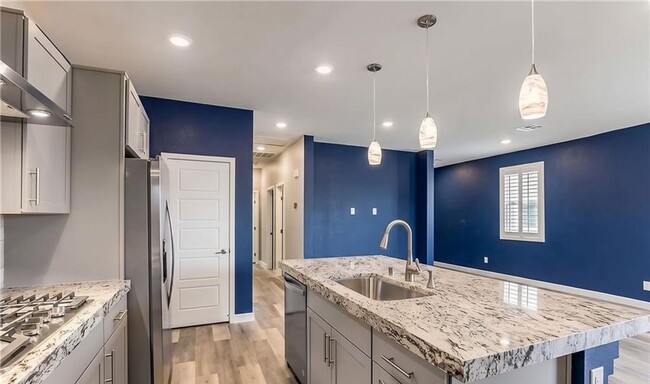Building Photo - Beautiful Single-Story Home with Pool & Private Backyard Oasis