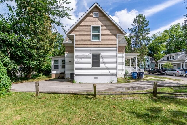 Foto del edificio - 831 Brookwood Pl