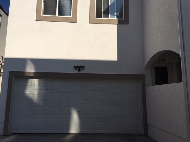 Foto del edificio - 318 N Kenmore Ave