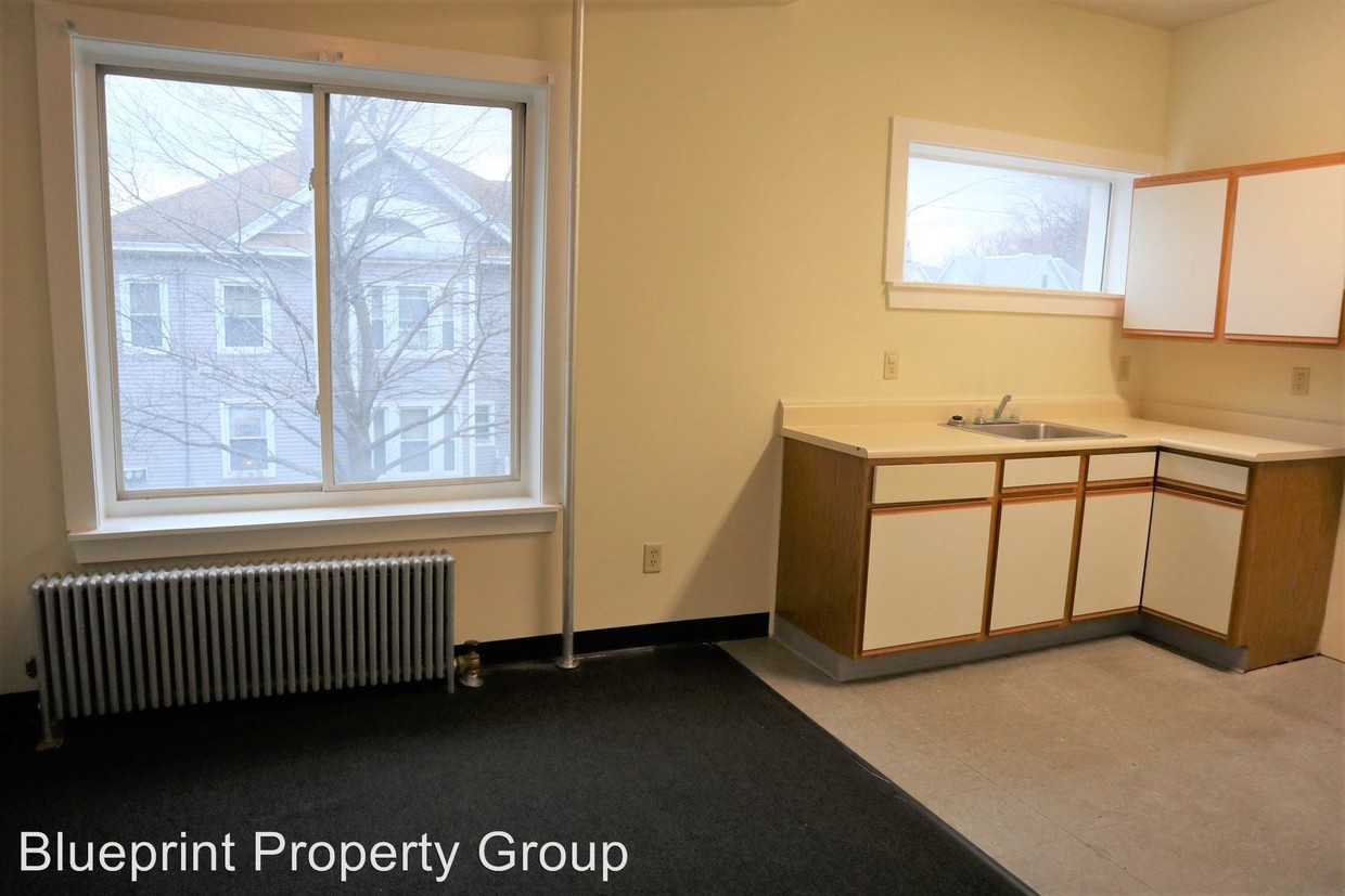 Building Photo - 638 Tyler St
