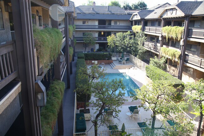 Foto del edificio - 10945 Hortense St