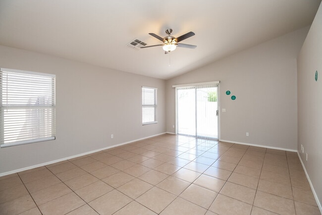 Foto del edificio - 11959 W Berkeley Rd