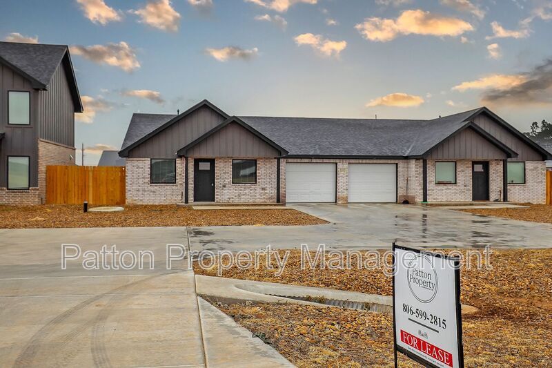 Primary Photo - 14411 Periwinkle Dr